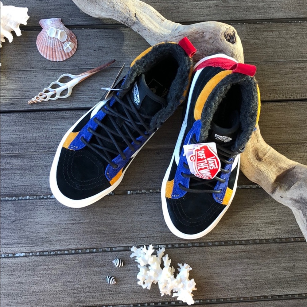 🌴🌼VANS- MOUNTAIN ALL WEATHER PROOF HIGH TOPS🌼🌴 - Picture 6 of 14